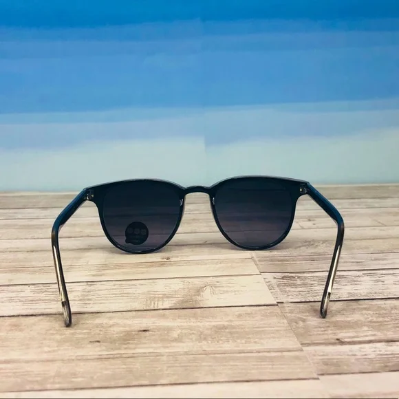 KOMONO Francis Silver/Black Sunglasses NEW UV400 - www  display picture 3